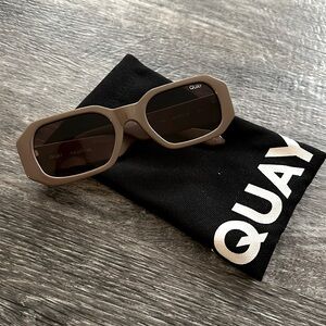 NWOT Quay Hyped Up sunglasses in Oat Brown